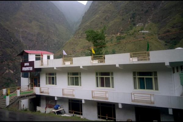 Hotel Dhanesh